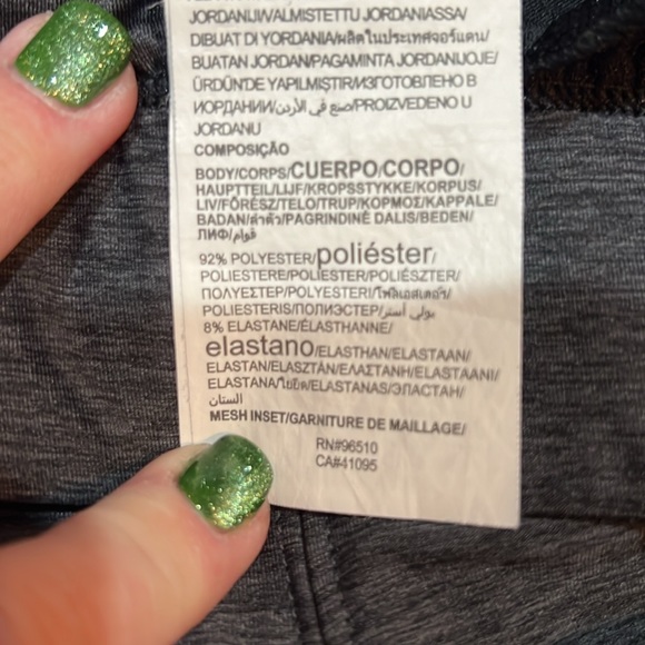 Womens XS Under Armour Capris - Picture 6 of 6